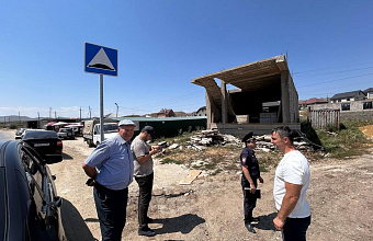 Незаконные объекты капитального строительства вблизи трасс выявили в Левашинском районе