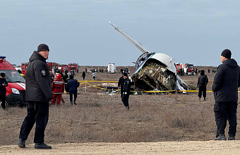 МЧС Казахстана: при крушении самолета выжили 28 человек