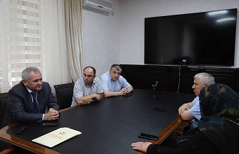 Глава администрации Левашинского района провел личный прием граждан