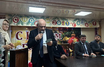 Глава Бежтинского участка присоединился к акции «Ёлка желаний»