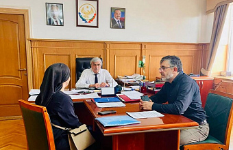 Глава Новолакского района Мамати Гамзатов провел прием семей участников СВО