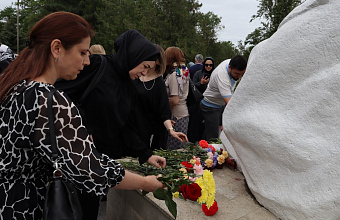 В Буйнакске прошел памятный митинг, посвященный Дню памяти и скорби
