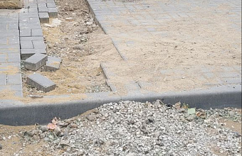 По сигналу ЦУР в Махачкале на улице Богатырева 33 восстановили дорожное покрытие 