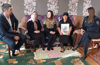 В Хивском районе навестили матерей погибших участников СВО