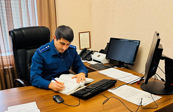 Незаконно уволенную работницу районной школы в Дагестане восстановили в должности