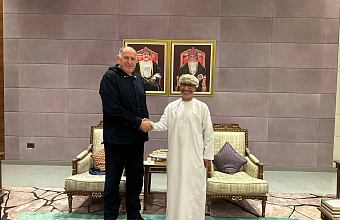 Премьер Дагестана прибыл в Оман с официальным визитом