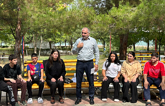 Психологи Маджалисской школы провели тренинги для ребят из Запорожской области