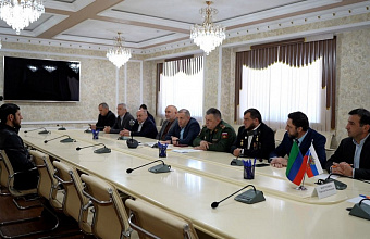 Корголи Корголиев передал орден Мужества сыну погибшего участника СВО Алаудина Хаджиева