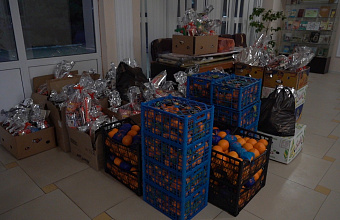 Жители Каякентского района отправили гумгруз бойцам батальона «Каспий» и подарки ученикам Луганской области