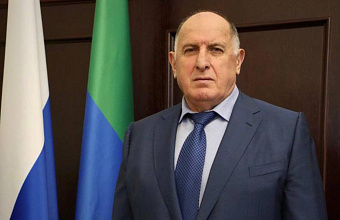 Абдулмуслим Абдулмуслимов поздравил дагестанцев с Днем образования республики