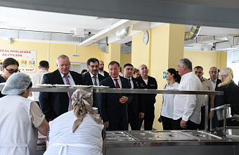 В Каспийске прошло торжественное открытие нового корпуса к СОШ № 2 имени А. Назарова