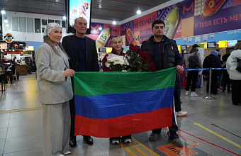 Чемпионку Европы по женской борьбе встретили в аэропорту Махачкалы