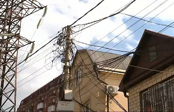 Энергетики Дагестана демонтируют с опор ЛЭП незаконные линии интернет-провайдеров