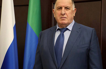 Абдулмуслим Абдулмуслимов поздравил дагестанцев с Днем народного единства