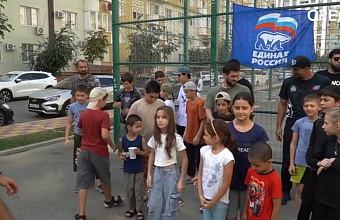 В Каспийске прошла утренняя зарядка с чемпионом мира по грэпплингу Явером Меджидовым