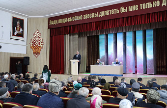 Абдулмуслим Абдулмуслимов встретился с активом Казбековского района