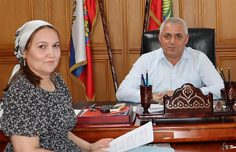 Глава Гергебильского района встретился с заслуженным деятелем науки РД Мадинат Джамалудиновой