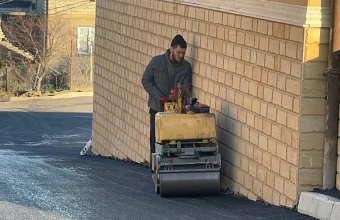 В Махачкале на улице Карабудахкентская укладывают 1,5 км нового дорожного полотна