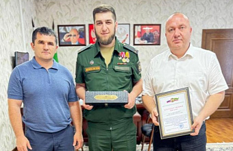 Главе Хасавюртовского района Арсланбеку Алибекову поступила благодарность от командования войсковой части