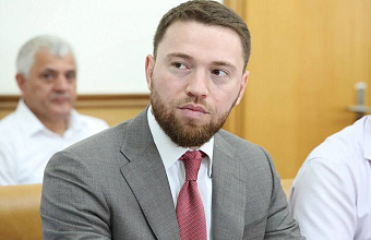 Хаджимурад Исрапилов освобожден от должности первого заместителя министра промышленности и торговли Республики Дагестан