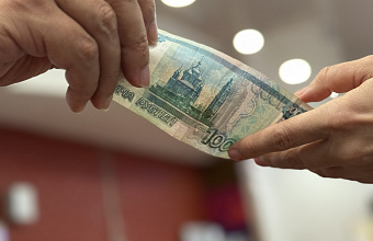 Около половины опрошенных жителей Махачкалы рассчитывают на получение тринадцатой зарплаты 