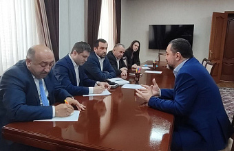 Министр промышленности и торговли Дагестана провел прием граждан в Кумторкалинском районе