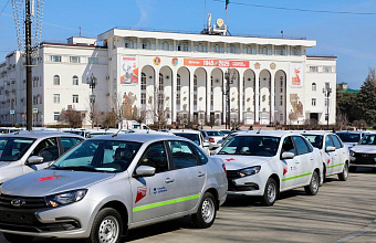 Горбольница Южно-Сухокумска получила три автомобиля в рамках проекта «Модернизация первичного звена здравоохранения в РД»