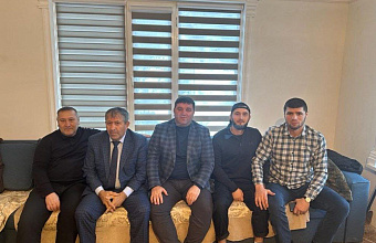 Единороссы Бежтинского участка посетили участников СВО и их семьи