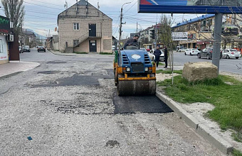 В Махачкале стартовал сезон ямочного ремонта городских дорог