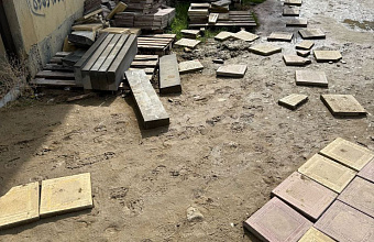 В Каспийске управляющая компания может получить крупный штраф за бесхозную придомовую территорию