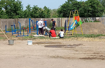 В селе Кумук Курахского района появилась детская площадка