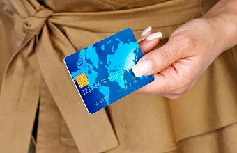 В Дагестане гид из Екатеринбурга похитила деньги с банковской карты знакомого