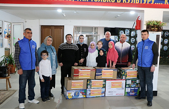 Волонтерский штаб Казбековского района отправил гуманитарную помощь жителям Курской области