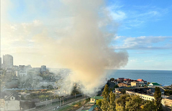 В центре Махачкалы произошел пожар в складском помещении