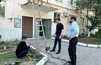Руководитель Дагестанского фонда капремонта проверил шесть МКД в Избербаше
