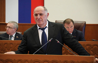 Абдулмуслим Абдулмуслимов представил Отчет о деятельности Правительства Дагестана за 2024 год