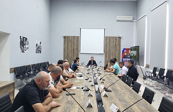 В Сулейман-Стальском районе обсудили меры по снижению неформальной занятости населения