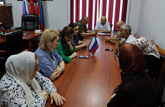 Семьям военнослужащих, погибших в СВО, вручили ордена Мужества
