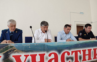 В Гунибском районе обсудили вопросы антитеррористической защищенности