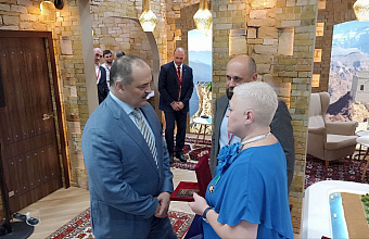 Сергей Меликов вручил награды представителям Сбербанка России