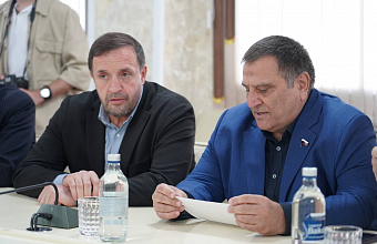 Сайгидпаша Умаханов провел встречу с участниками СВО в Хасавюрте