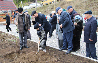 «Сад памяти» в честь погибших участников СВО открыли в Гумбетовском районе