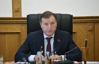 Спикер парламента Дагестана передал путевки на малое паломничество нуждающимся