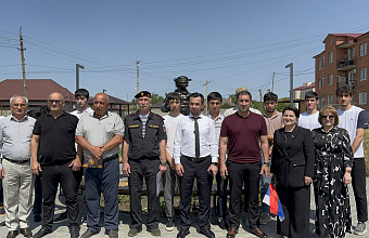 В Южно-Сухокумске проводили более 10 выпускников на срочную военную службу