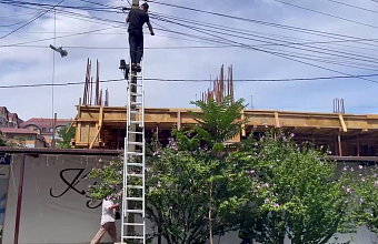 В Махачкале интернет-провайдеров обязали освободить улицы и столбы от обвисших проводов