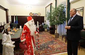 Акция «Российский детский Дед Мороз» прошла в Правительстве Дагестана