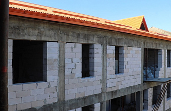 Глава Дербентского района проверил ход реконструкции школы в селе Геджух