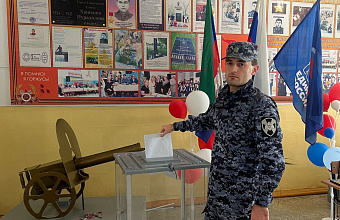 Росгвардейцы Дагестана принимают участие в Едином дне голосования