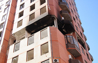 Более 120 стеклопакетов заменили в пострадавших от взрыва газа домах по Гапцахской улице