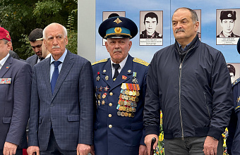 Память о генерале: в Махачкале отметили 100-летие Омара Муртазалиева